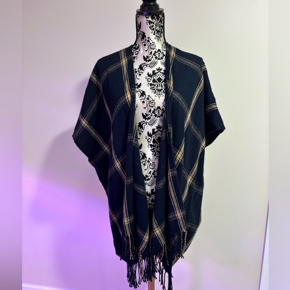 Loft Navy and Tan Plaid Poncho/shawl​​​​​ - Picture 2 of 8